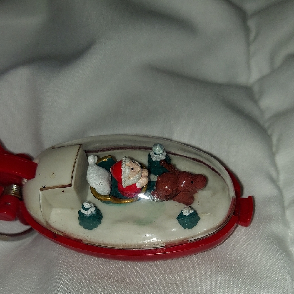 Takara Pocket Critters “Merry Christmas” keychain with working mechanism!